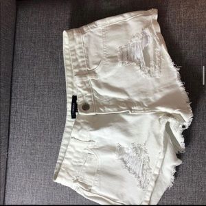 WHITE JEAN SHORTS